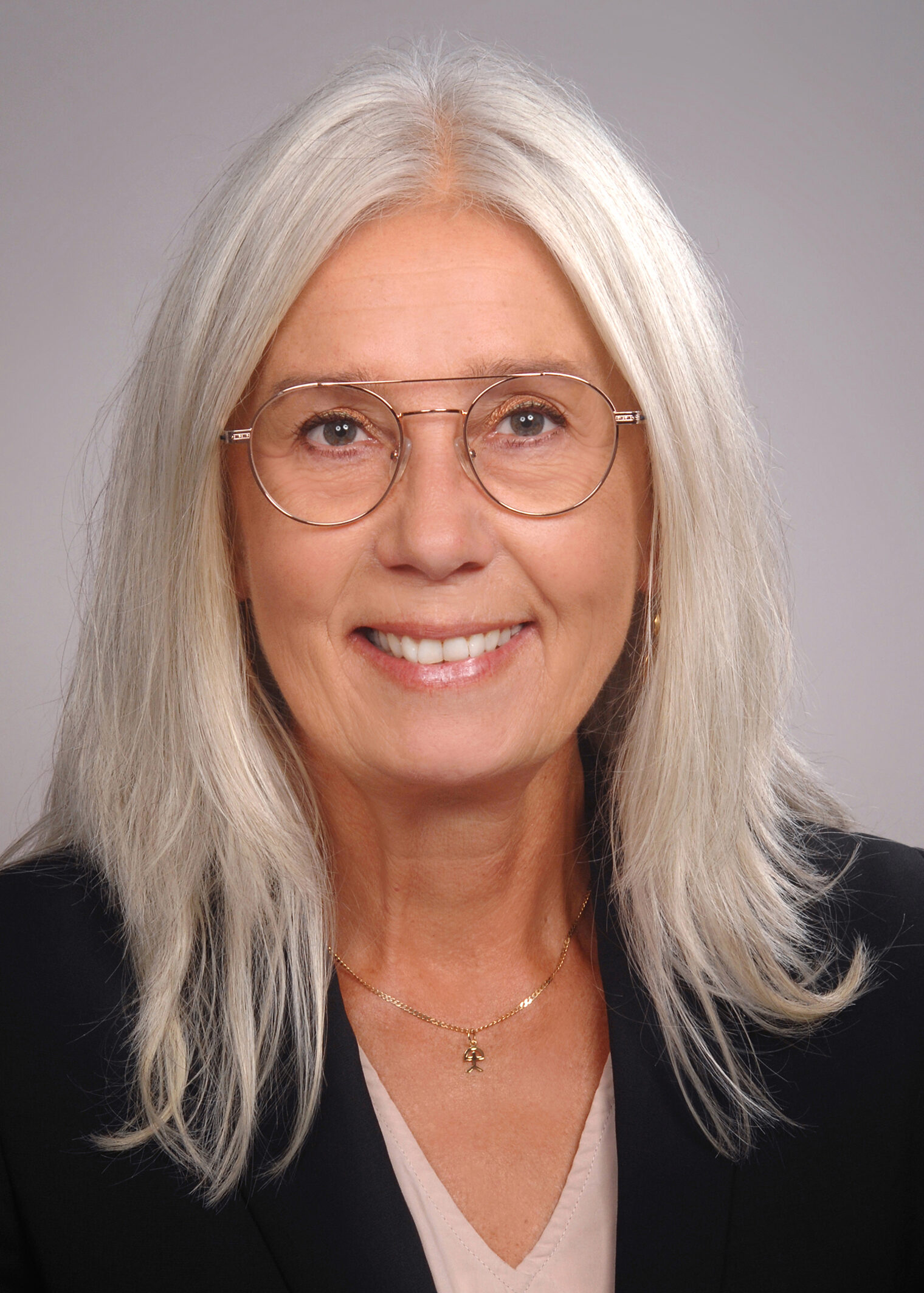 Edith Böhm, Geschäftsführerin Bayern Handwerk International Porträtfoto Edith Böhm